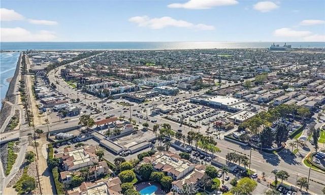 21372 Brookhurst, Huntington Beach, CA 92646