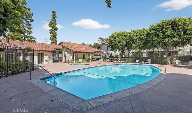21372 Brookhurst, Huntington Beach, CA 92646