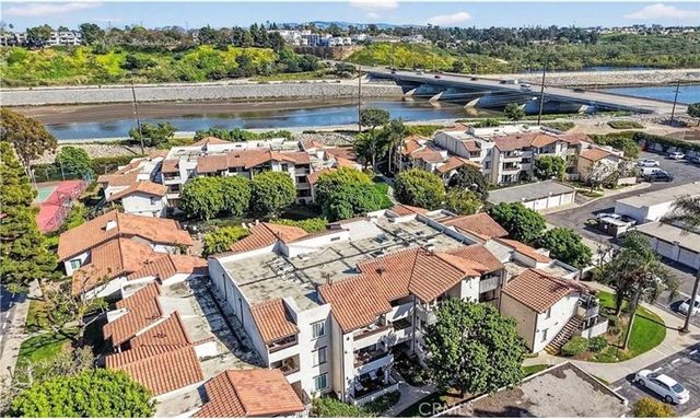 21372 Brookhurst, Huntington Beach, CA 92646