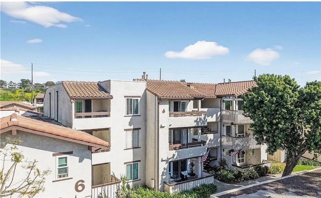 21372 Brookhurst, Huntington Beach, CA 92646