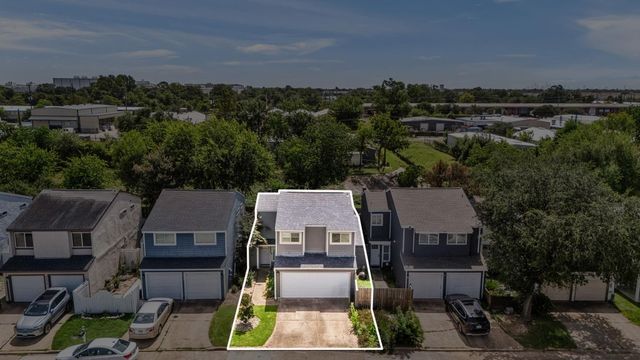 4430 Stanford Court, Houston, TX 77041