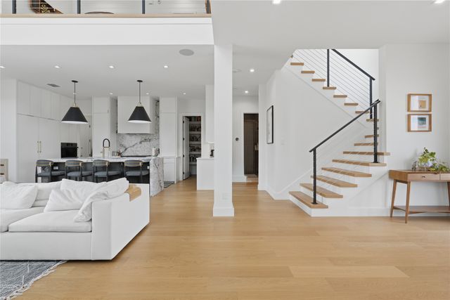 1202 Richland Oaks Drive, Richardson, TX 75081