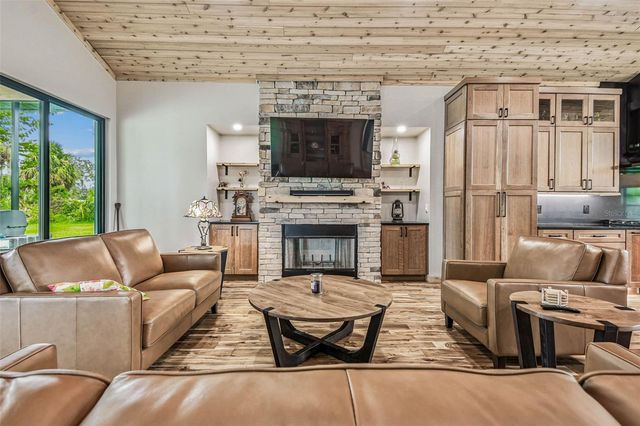 1517 UNCLE BUDS LANE, Lithia, FL 33547