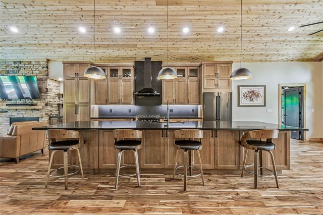 1517 UNCLE BUDS LANE, Lithia, FL 33547