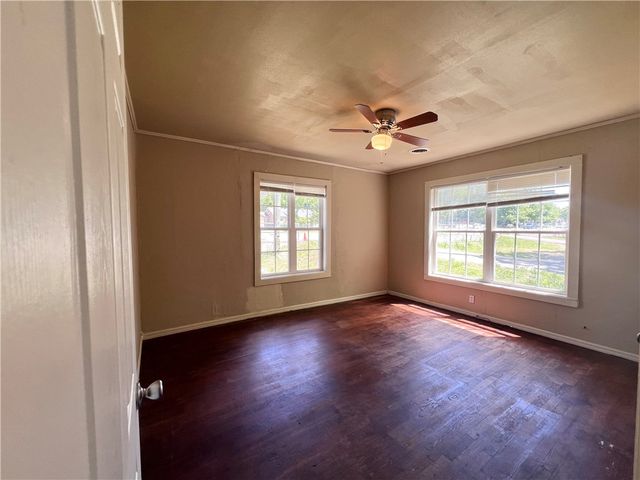 1433 N Garland Avenue, Fayetteville, AR 72703