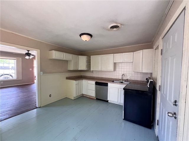 1433 N Garland Avenue, Fayetteville, AR 72703