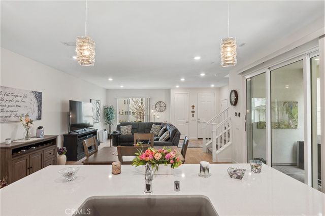 27632 Ensemble Place, Valencia, CA 91381