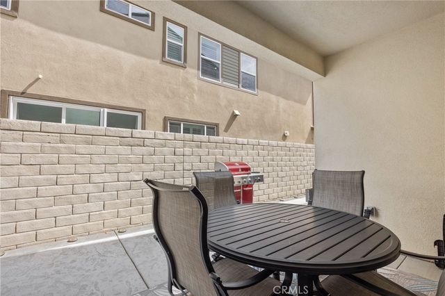 27632 Ensemble Place, Valencia, CA 91381