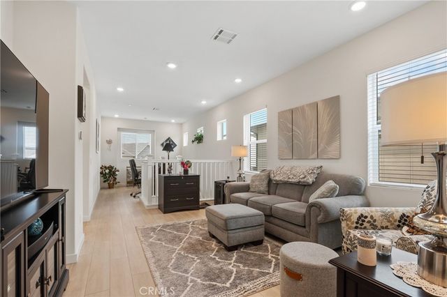 27632 Ensemble Place, Valencia, CA 91381