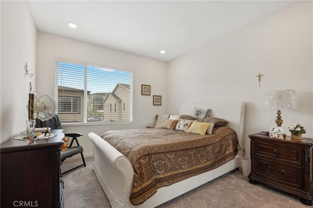 27632 Ensemble Place, Valencia, CA 91381