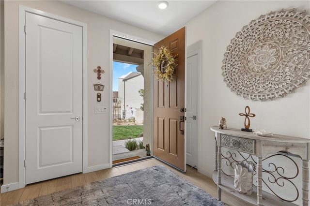 27632 Ensemble Place, Valencia, CA 91381