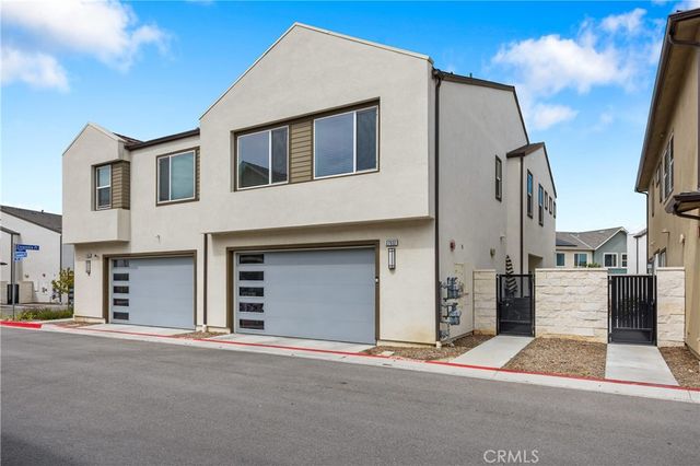 27632 Ensemble Place, Valencia, CA 91381