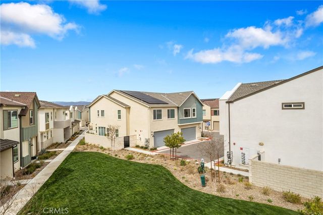 27632 Ensemble Place, Valencia, CA 91381