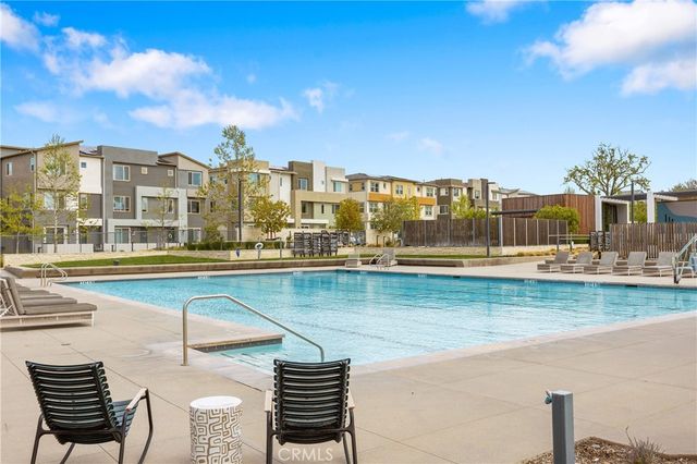 27632 Ensemble Place, Valencia, CA 91381