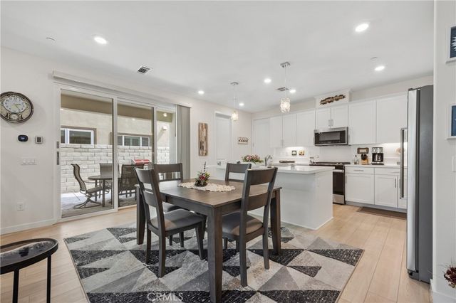 27632 Ensemble Place, Valencia, CA 91381