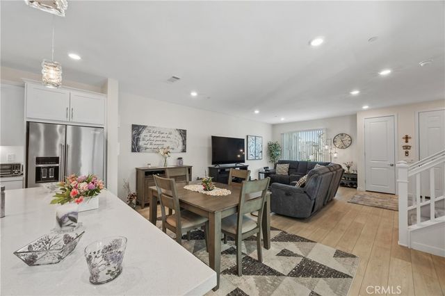 27632 Ensemble Place, Valencia, CA 91381