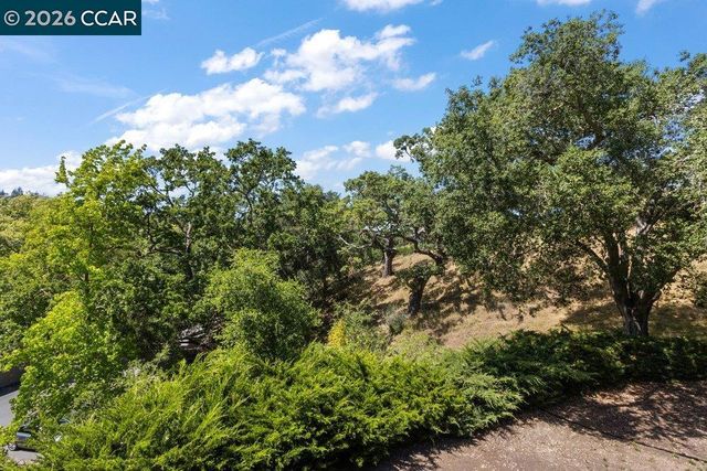 2065 Cactus Ct 3, Walnut Creek, CA 94595