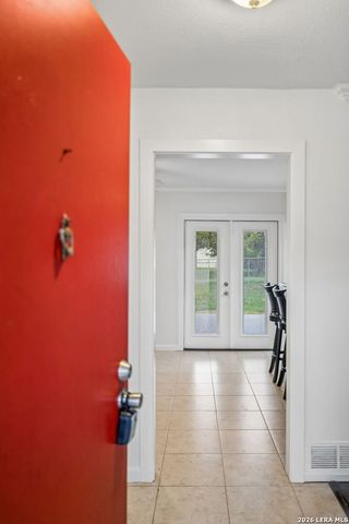 5610 Gillis Dr, San Antonio, TX 78240