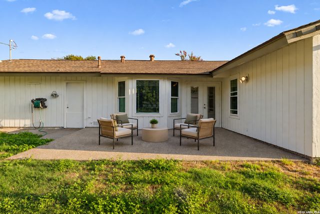 5610 Gillis Dr, San Antonio, TX 78240