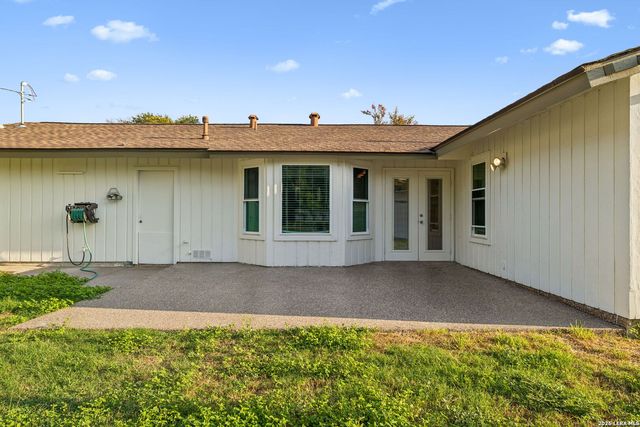 5610 Gillis Dr, San Antonio, TX 78240