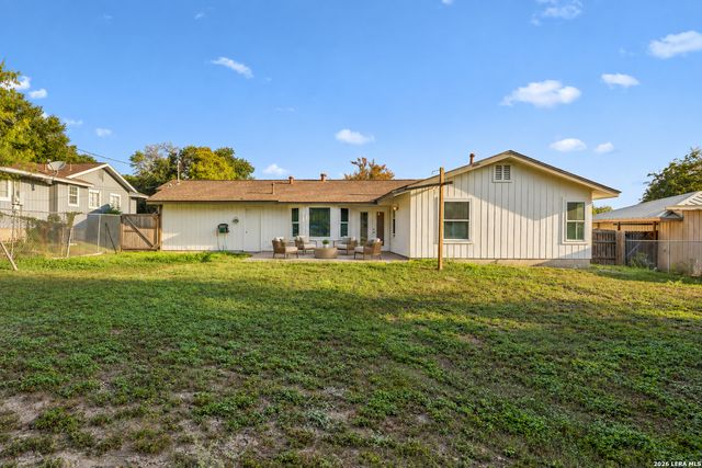 5610 Gillis Dr, San Antonio, TX 78240
