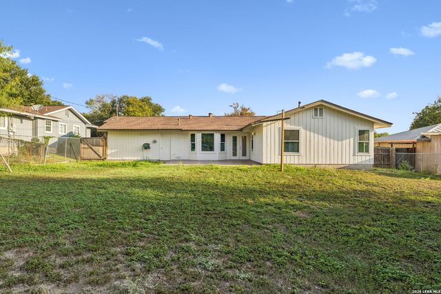5610 Gillis Dr, San Antonio, TX 78240