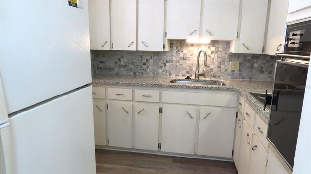 2100 WORLD PARKWAY BOULEVARD 38, Clearwater, FL 33763
