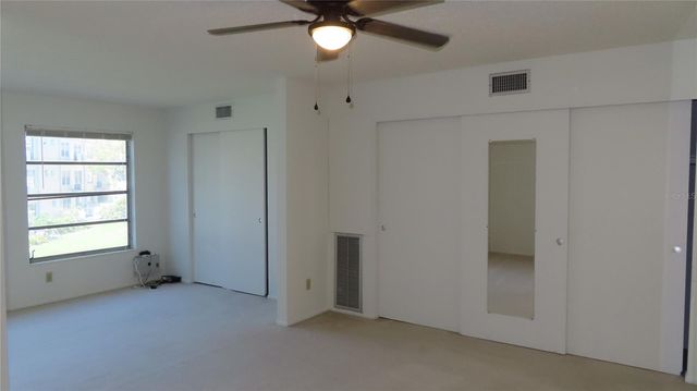 2100 WORLD PARKWAY BOULEVARD 38, Clearwater, FL 33763