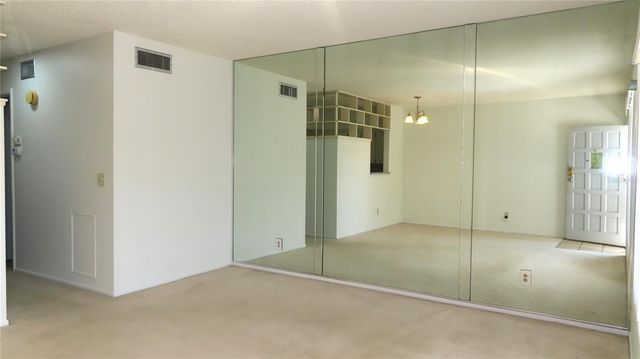 2100 WORLD PARKWAY BOULEVARD 38, Clearwater, FL 33763