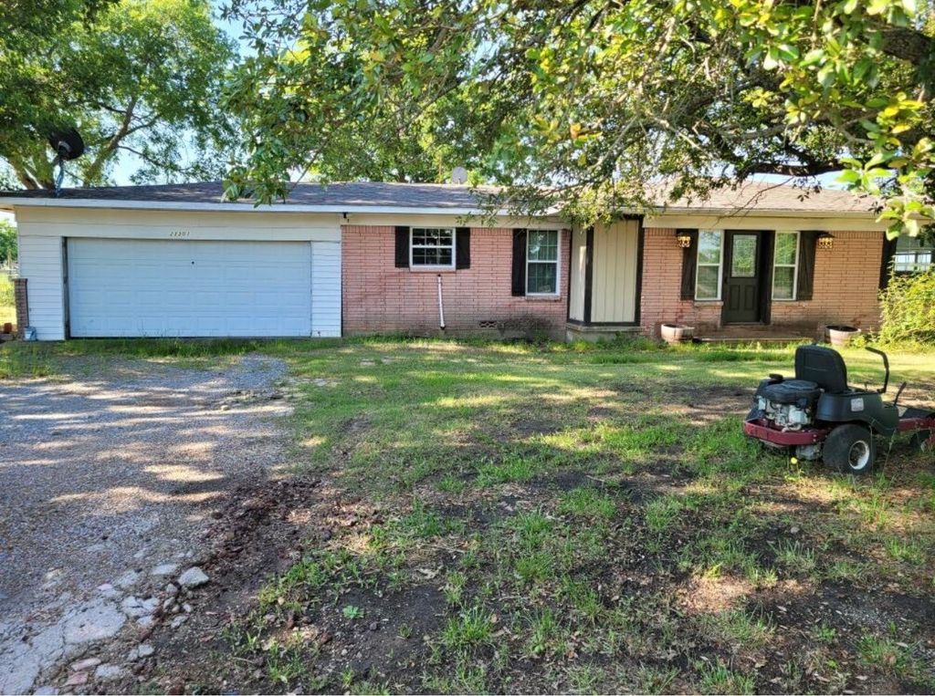 23301 S 78 Highway, Trenton, TX 75490
