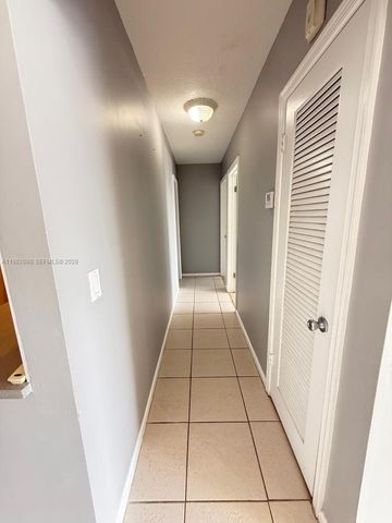 2261 NE 67th St 1823, Fort Lauderdale, FL 33308