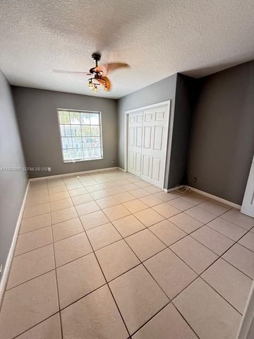 2261 NE 67th St 1823, Fort Lauderdale, FL 33308