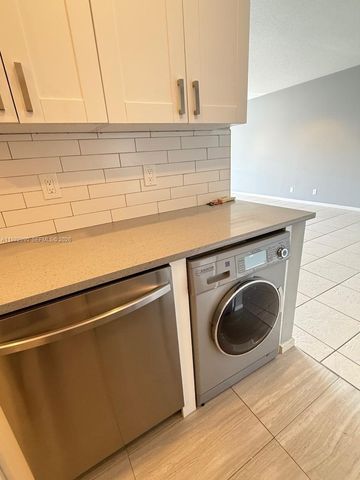 2261 NE 67th St 1823, Fort Lauderdale, FL 33308