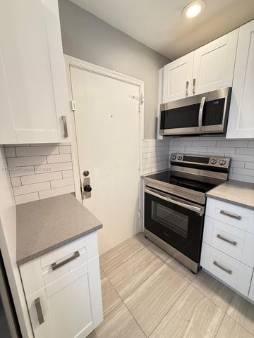 2261 NE 67th St 1823, Fort Lauderdale, FL 33308