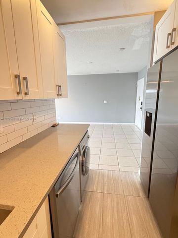 2261 NE 67th St 1823, Fort Lauderdale, FL 33308