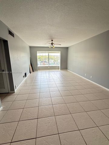 2261 NE 67th St 1823, Fort Lauderdale, FL 33308