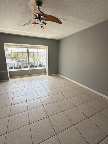 2261 NE 67th St 1823, Fort Lauderdale, FL 33308