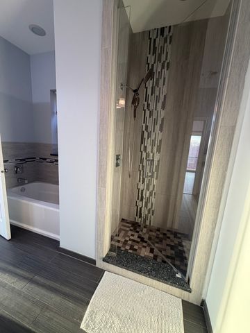 3016 N Harlem Avenue 4N, Chicago, IL 60634