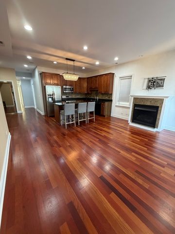 3016 N Harlem Avenue 4N, Chicago, IL 60634