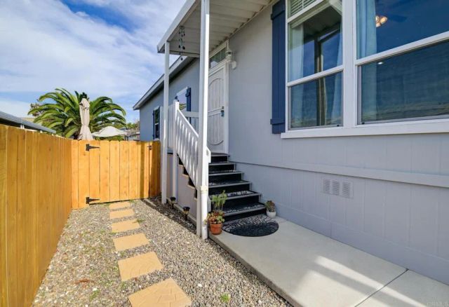 718 Sycamore 14, Vista, CA 92083