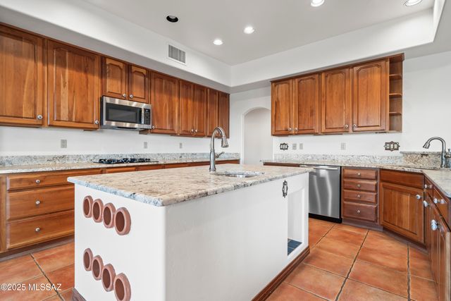 5480 W Sharpshooter Court, Tucson, AZ 85743