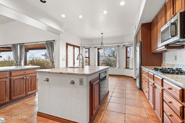 5480 W Sharpshooter Court, Tucson, AZ 85743