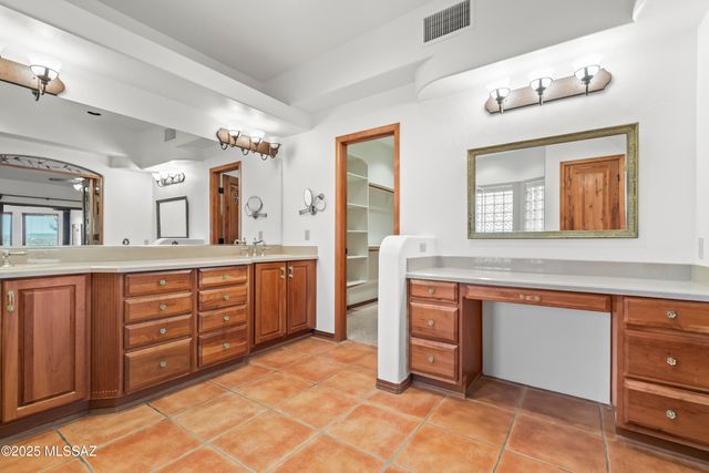 5480 W Sharpshooter Court, Tucson, AZ 85743