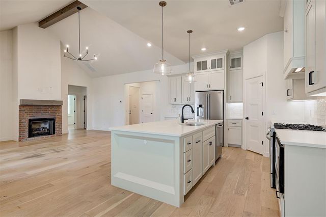 3916 Stone Hill Lane, Edmond, OK 73034