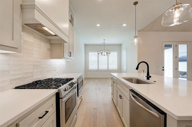 3916 Stone Hill Lane, Edmond, OK 73034