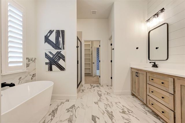 3916 Stone Hill Lane, Edmond, OK 73034