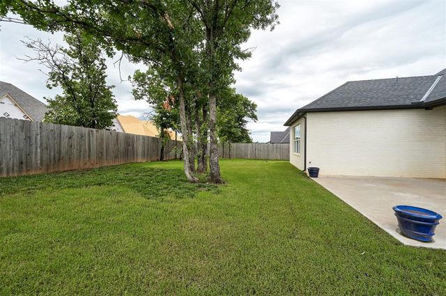 3916 Stone Hill Lane, Edmond, OK 73034