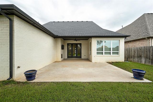 3916 Stone Hill Lane, Edmond, OK 73034