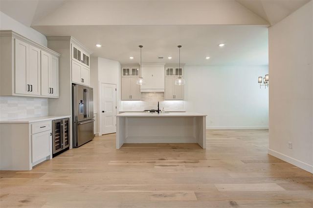 3916 Stone Hill Lane, Edmond, OK 73034
