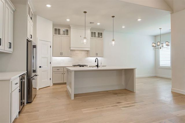 3916 Stone Hill Lane, Edmond, OK 73034